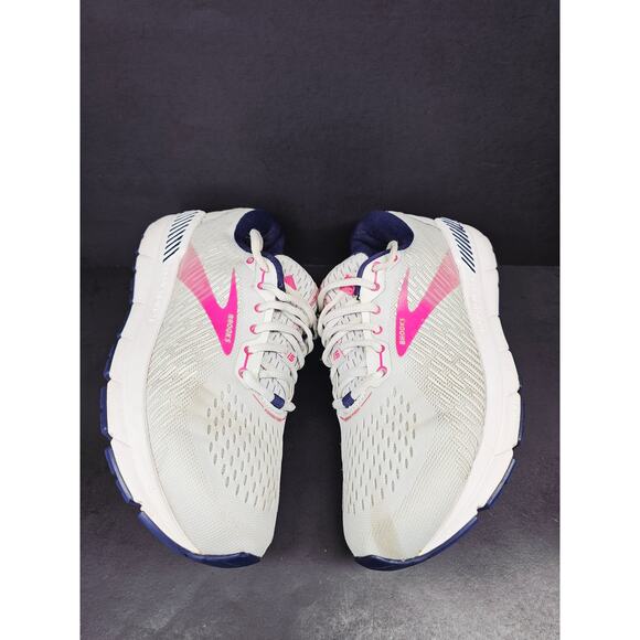 Hoka Women 8 Comfy footwear - Picture 9 of 9